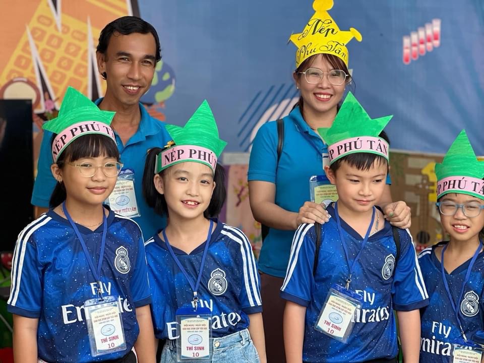 Đội dự thi của trường tiểu học C