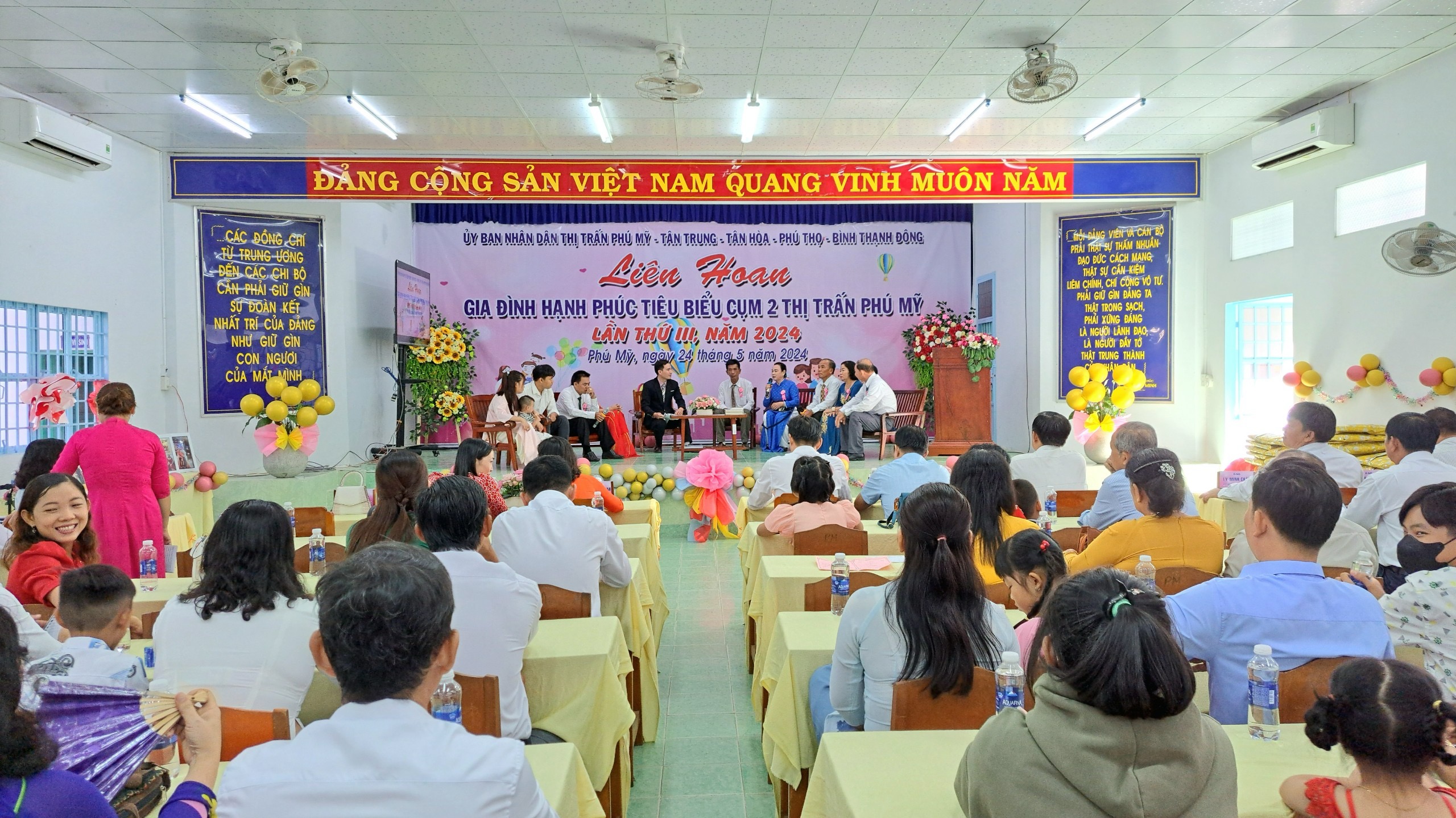 Liên hoan gia đình hạnh phúc tiêu biểu