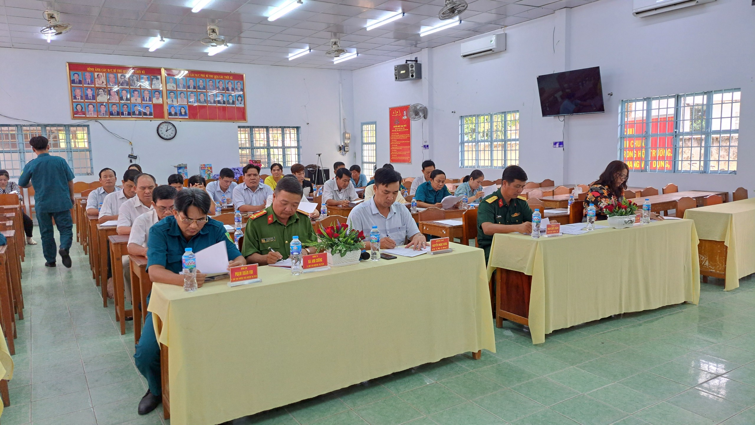 lãnh đạo huyện tham dự