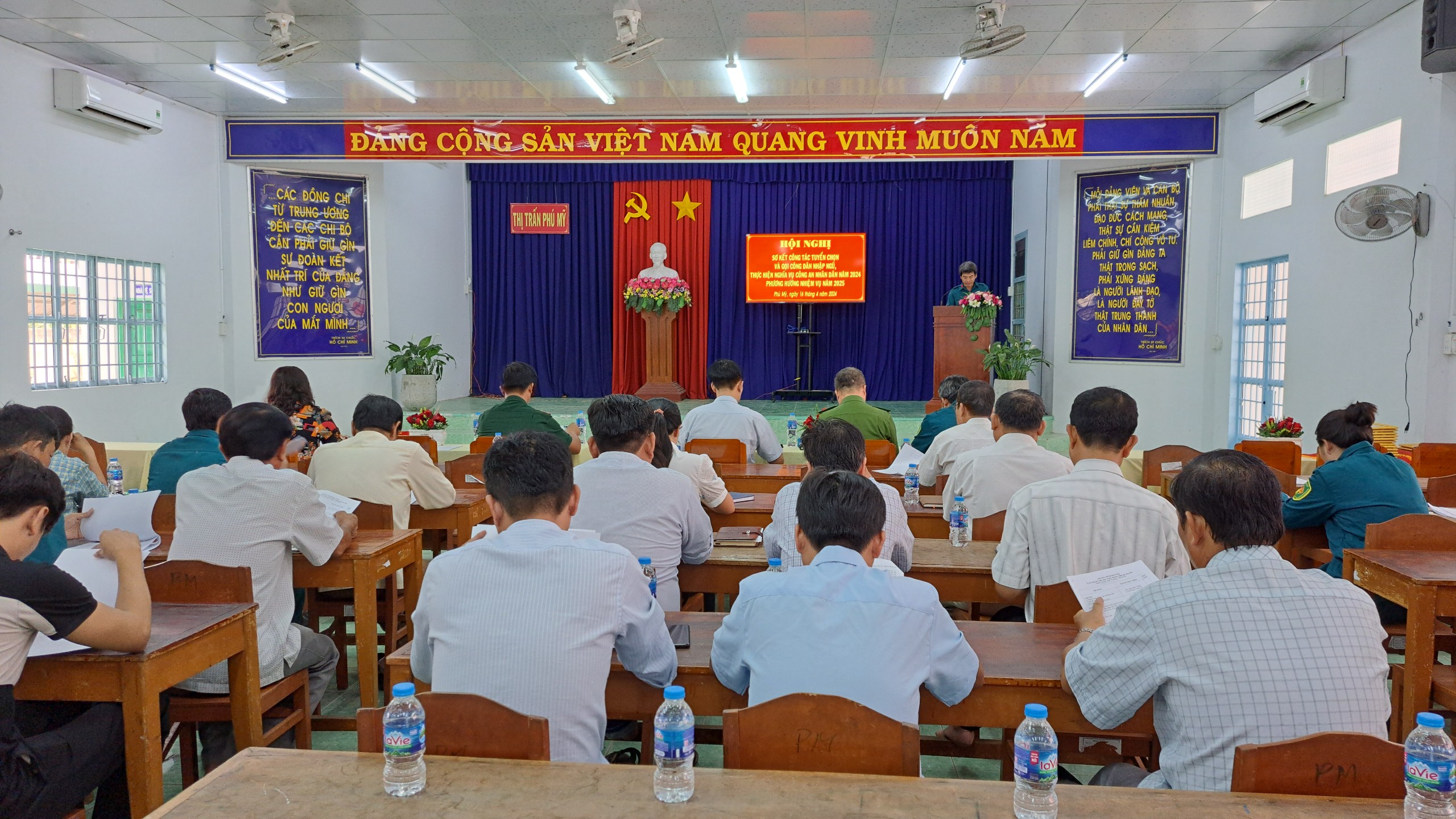 HĐNVQS tổ chức sơ kết công tác tuyển chọn và gọi nhập ngũ